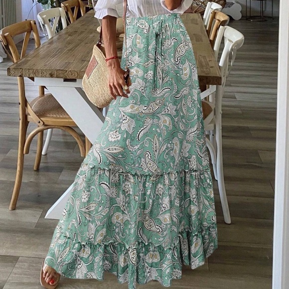 Boho Paisley Print Stretchy waist Ruffle Hem Maxi Skirt - Picture 1 of 4